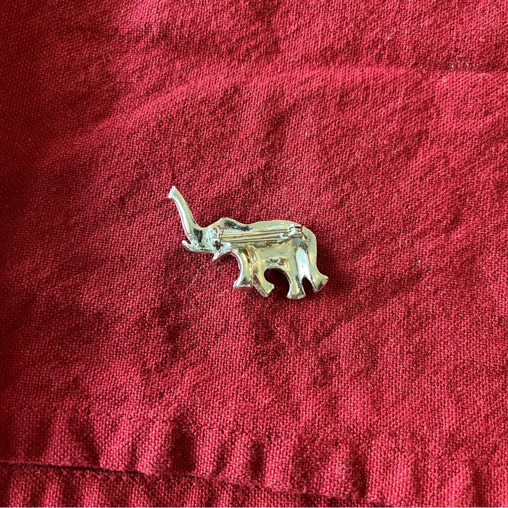 Vintage Rhinestone Elephant Pin - Picture 3 of 4